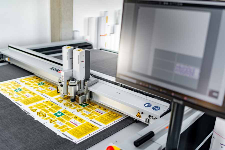 Plottergerät einfach erklärt – Deine individuellen Aufkleber und Beschriftungen